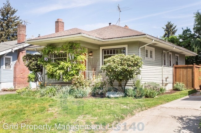 Building Photo - 2724 NE 35th Ave
