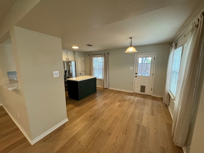 Foto del edificio - 1600 Knight Trail