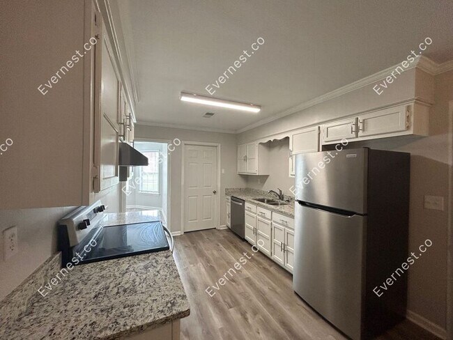 Building Photo - 574 Greencliff Dr