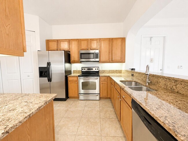 Building Photo - 3600 Oaks Clubhouse Dr
