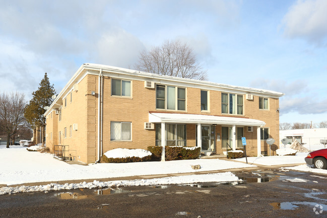 Building Photo - Redford House