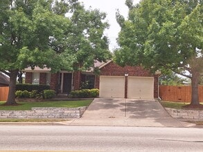 Building Photo - 112 S Lynnwood Trail