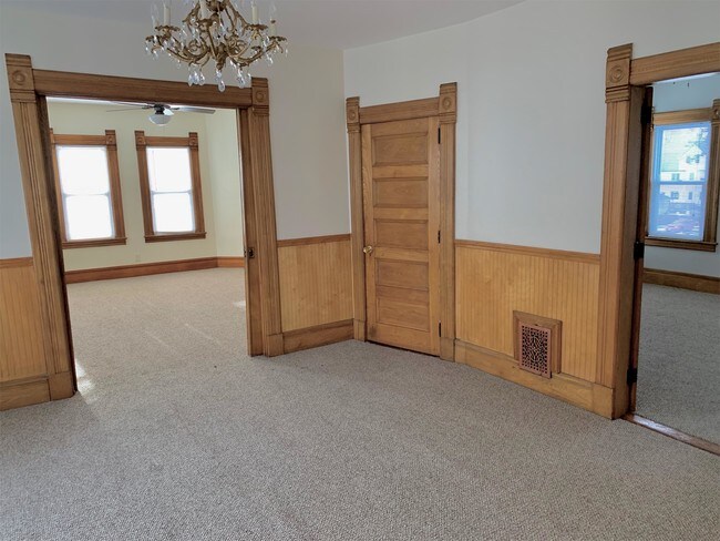 Building Photo - 51 Vinton St