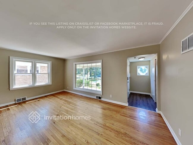 Building Photo - 410 Mors Ave