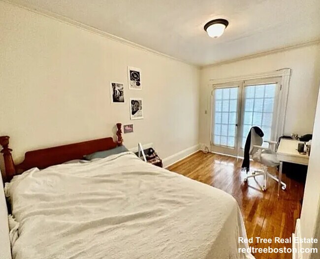 Foto del edificio - 912 Beacon St