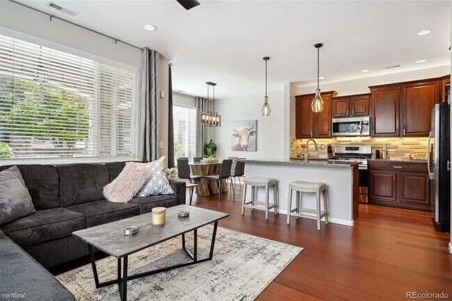 Foto del edificio - 3 br, 3 bath Condo - 11207 Osage Circle A