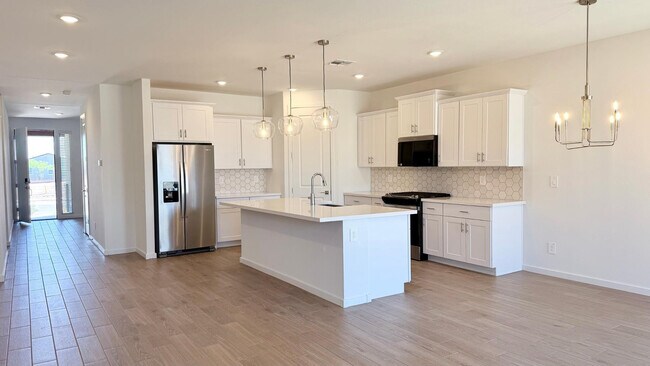 Foto del edificio - 15988 W Desert Spoon Dr