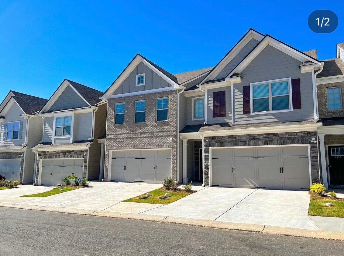 Foto principal - 7641 Squire Ct
