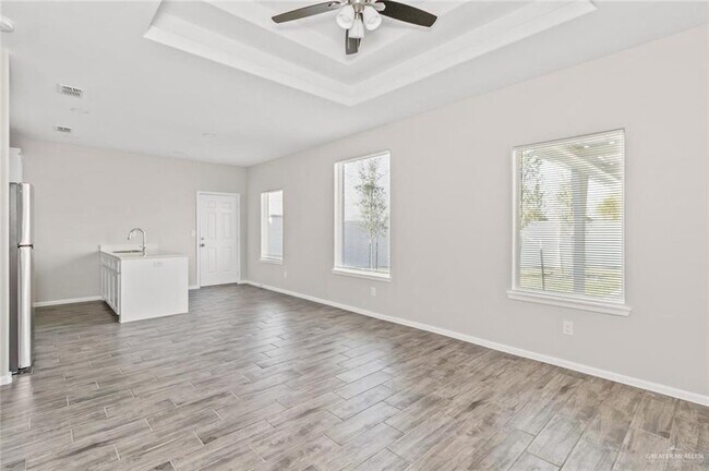 Building Photo - 10 Shavano Dr