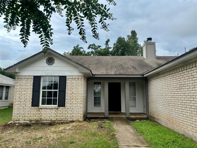 Building Photo - 2304 Larston Ln