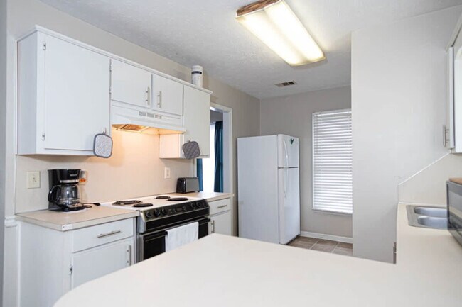 Foto del edificio - 1930 16th Ave