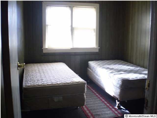 Building Photo - 109 13th Ave