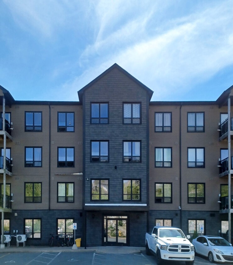 Primary Photo - Rockingstone Terrace