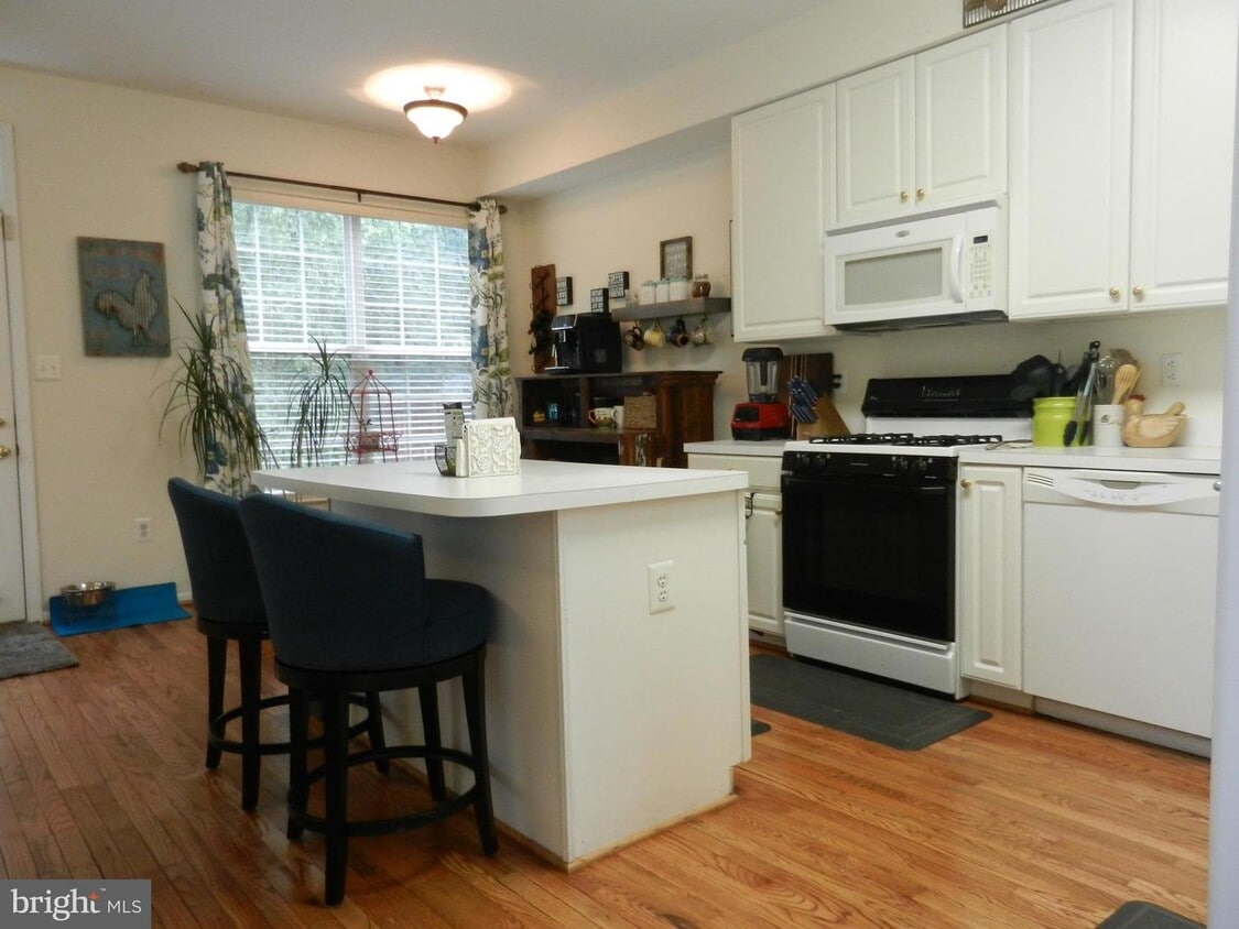 20872 Ivymount Terrace, Ashburn, VA 20147 Townhome Rentals in Ashburn