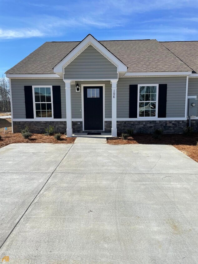 Foto principal - 112 Burktown Dr