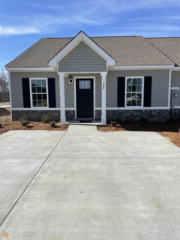 Primary Photo - 112 Burktown Dr