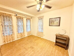 Building Photo - 2501 Shady Creek Ln