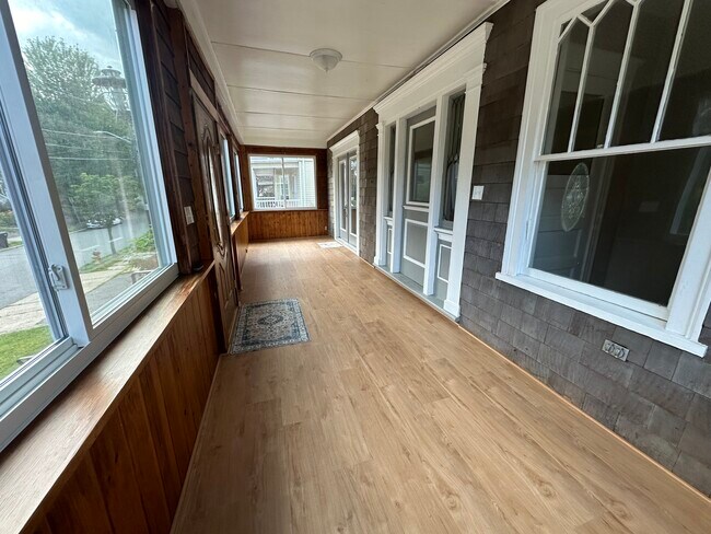 Private front porch - 15 Naples Rd