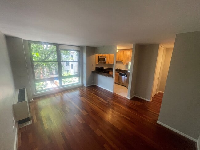 Building Photo - Amazing 1BR in DuPont - utilities included!