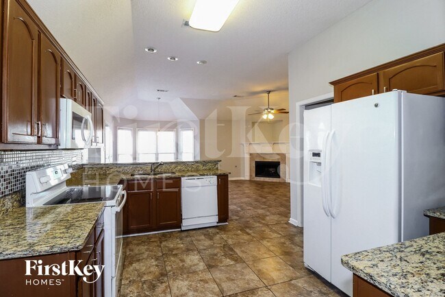 Building Photo - 1535 Far Dr