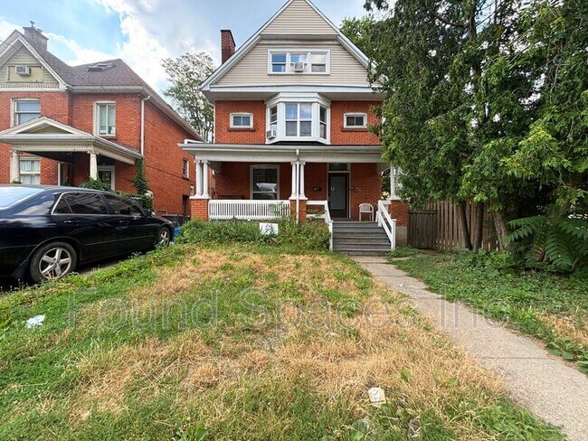 Photo du bâtiment - 76 Sanford Ave S