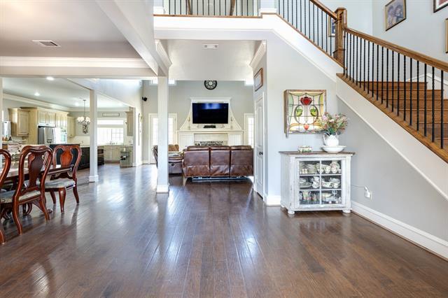 Building Photo - 7655 Fall Creek Dr