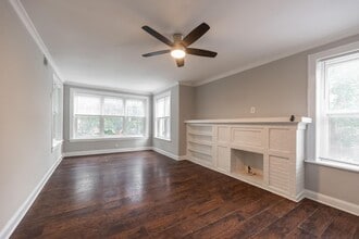 Building Photo - 6300 N Oakley Ave