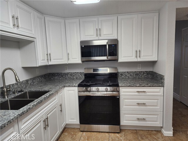 Building Photo - 5640 Riverside Dr