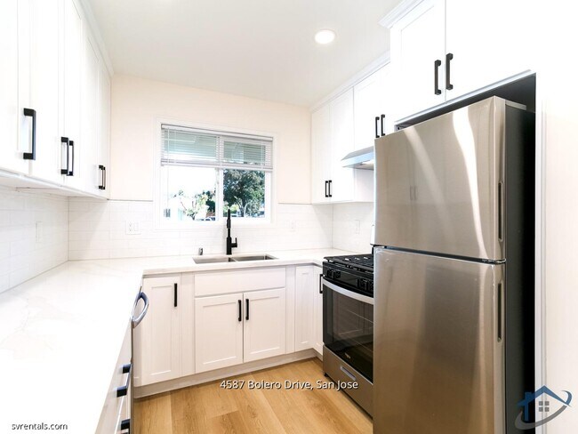 Foto del edificio - 4587 Bolero Dr