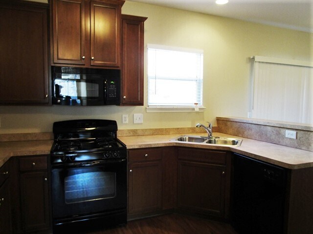 Building Photo - 7607 Forest Glen Way