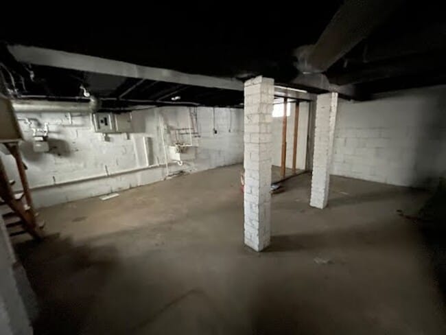 Building Photo - 530 Rosemont Ct NW