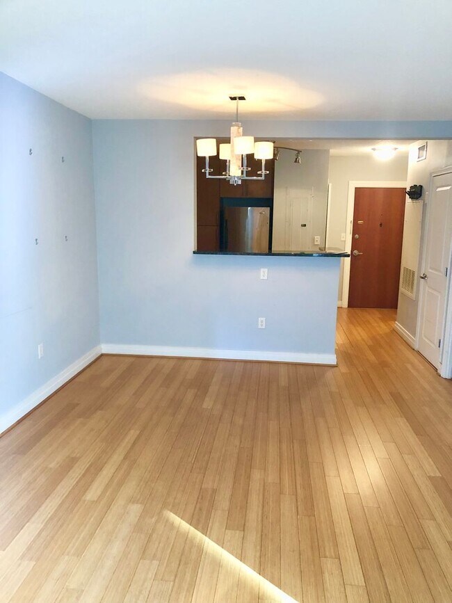 Foto del edificio - Cozy 1 Bedroom / 1 Bathroom Apartment in P...