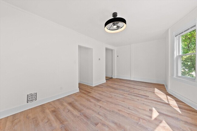 Foto del edificio - 2026 E Kenilworth Pl