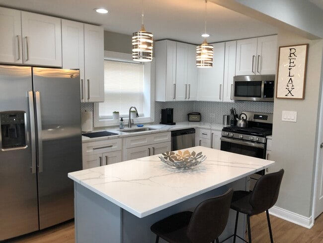 Building Photo - 9425 S Indiana Ave