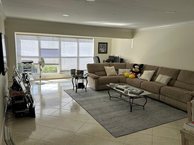 Foto del edificio - 1860 NW 13th St