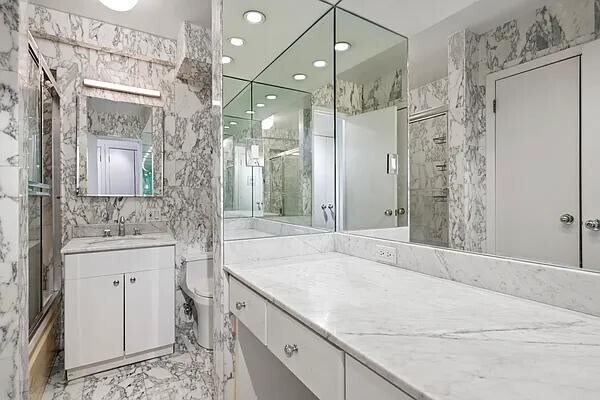 Foto del edificio - 69 W 9th St