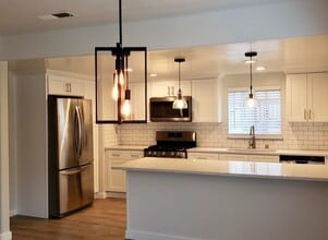 Building Photo - 3357 Madison St