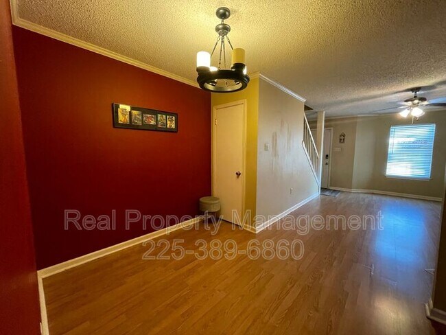 Foto del edificio - 10062 Jefferson Hwy