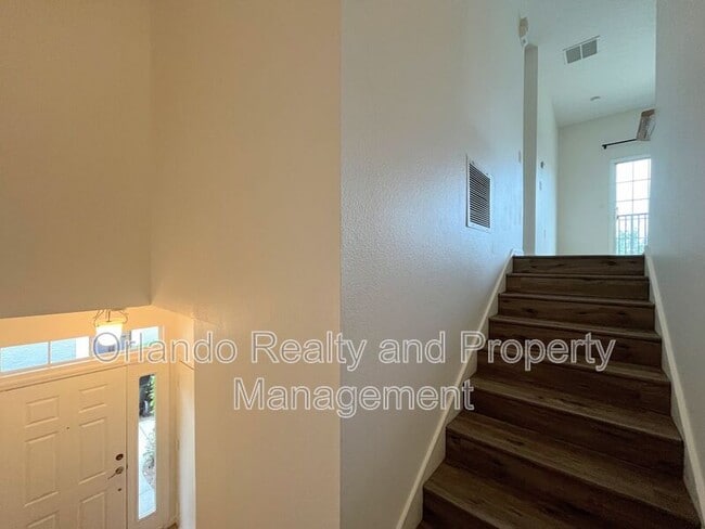 Building Photo - 6410 S Goldenrod Rd