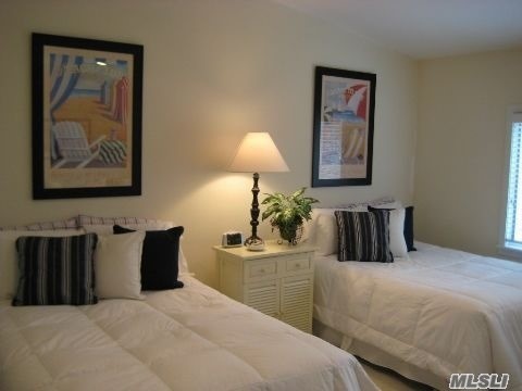 Foto del edificio - 23 Strathmore Ct