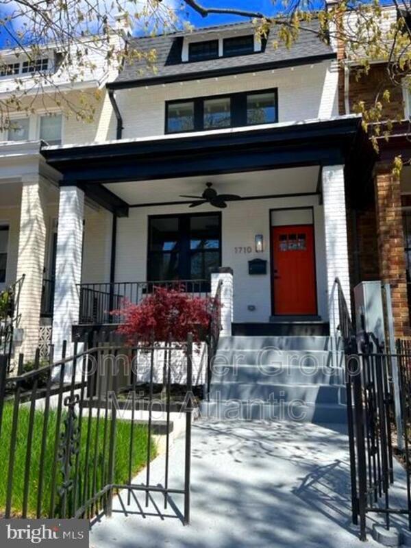 Primary Photo - 1710 C St NE