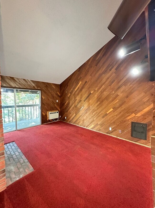 Foto del edificio - Long Beach 2 bed 2 bath - 2 Car Gar - Gated Community - Great Amenities!