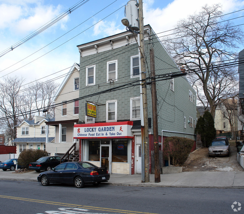 Foto del edificio - 143 Lafayette Ave