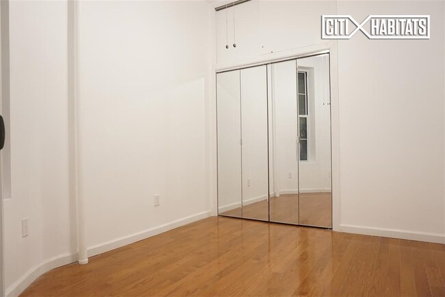 Building Photo - 326 E 93rd St