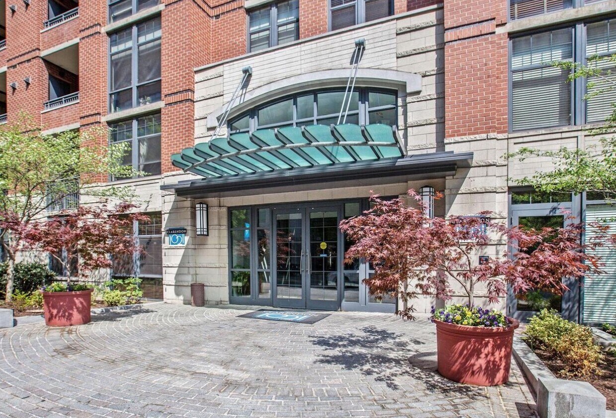 Clarendon 1021 - 1021 N Garfield St
