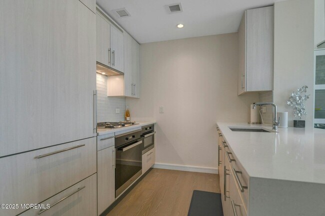 Building Photo - 30 Melrose Terrace