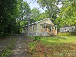 Building Photo - 508 S Laurel St