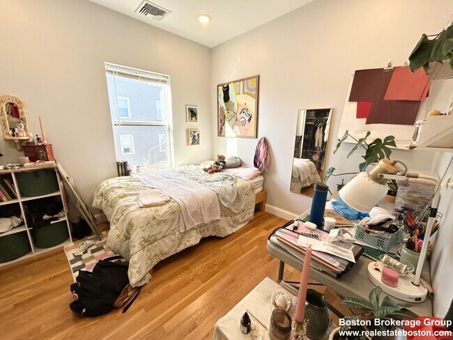 Foto del edificio - 65 Burrell St