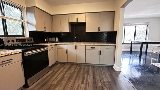 Foto del edificio - 320 SW 29th Rd