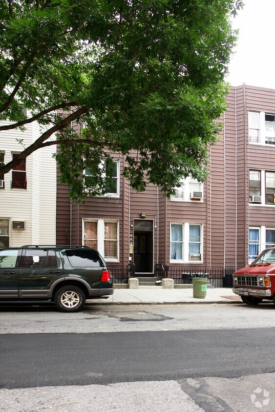 Primary Photo - 731 6th Ave